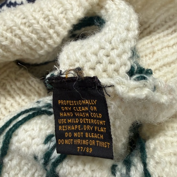 Eddie Bauer 100% Wool Fair Isle Size M Cardigan With Buttons Vintage 1990’s - Picture 7 of 7